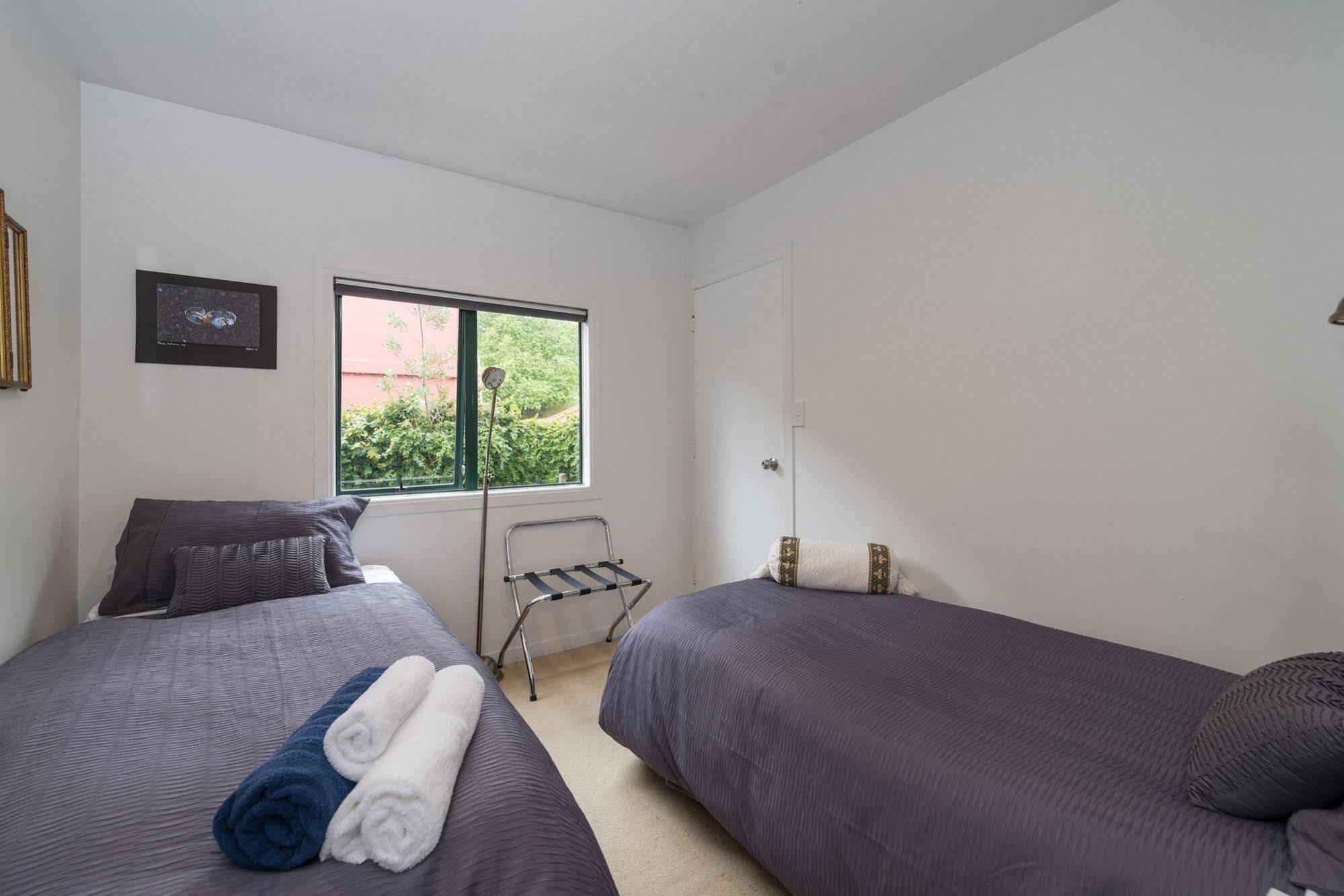 Lakeside City Apartments - Penthouse And Studio Rotorua Exterior photo
