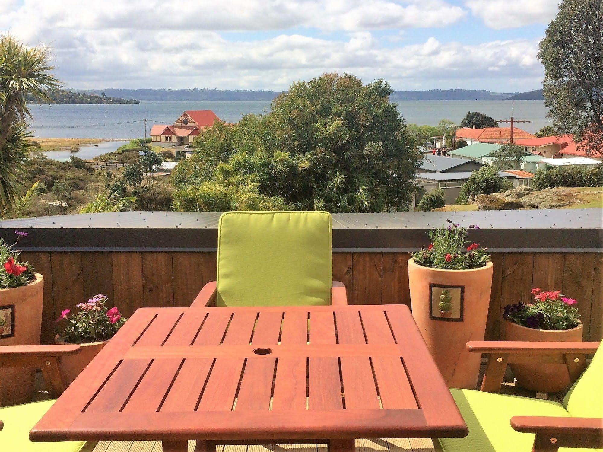 Lakeside City Apartments - Penthouse And Studio Rotorua Exterior photo