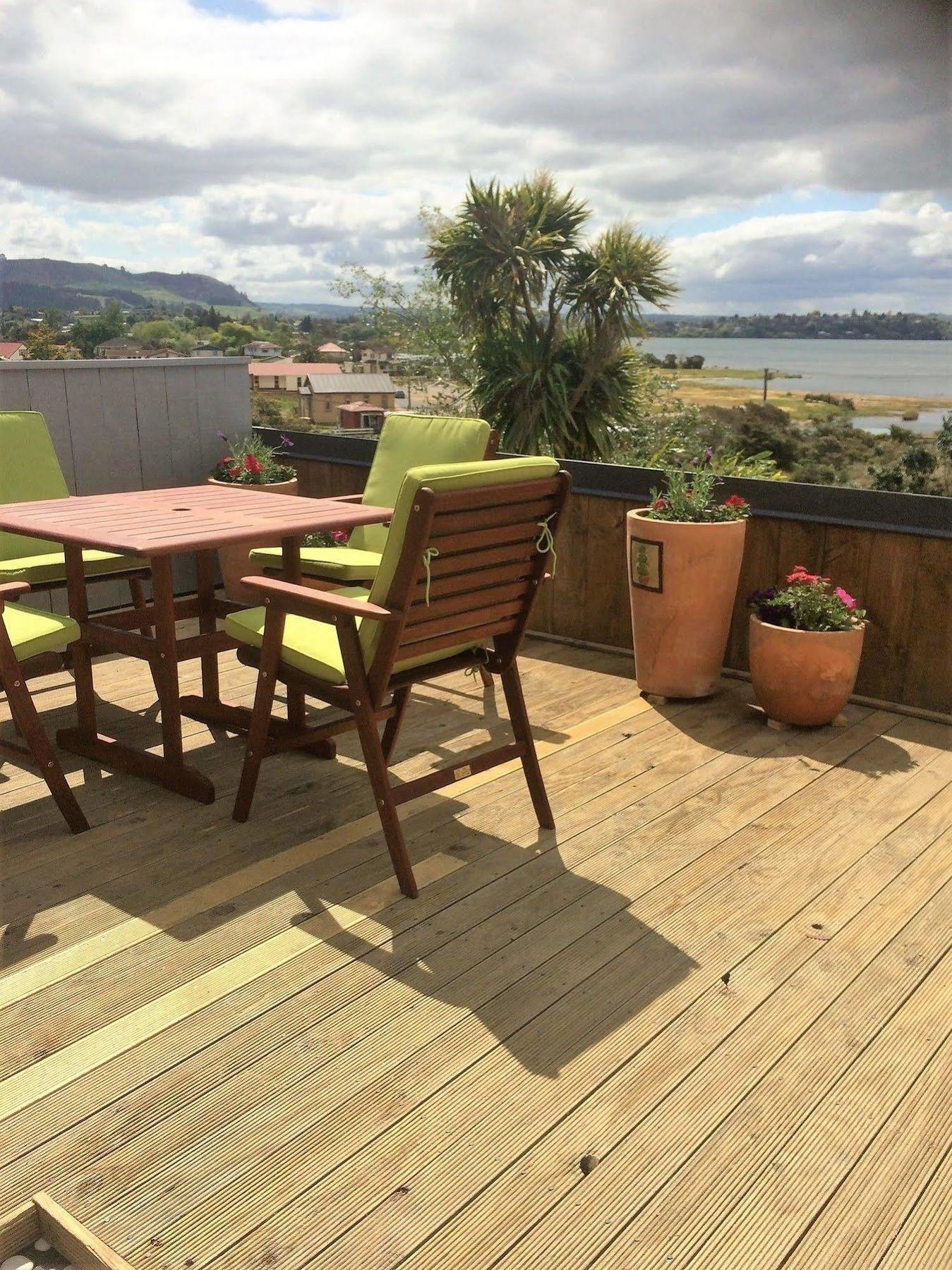 Lakeside City Apartments - Penthouse And Studio Rotorua Exterior photo