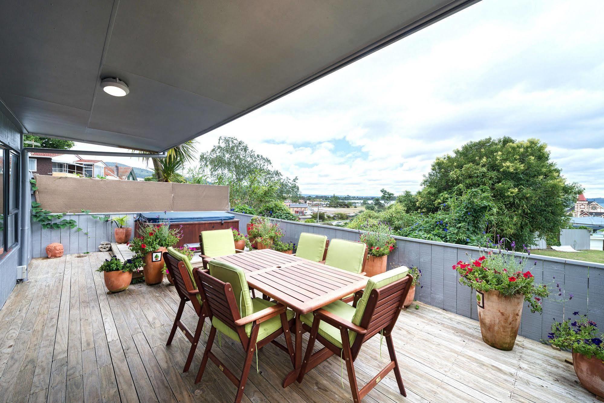 Lakeside City Apartments - Penthouse And Studio Rotorua Exterior photo