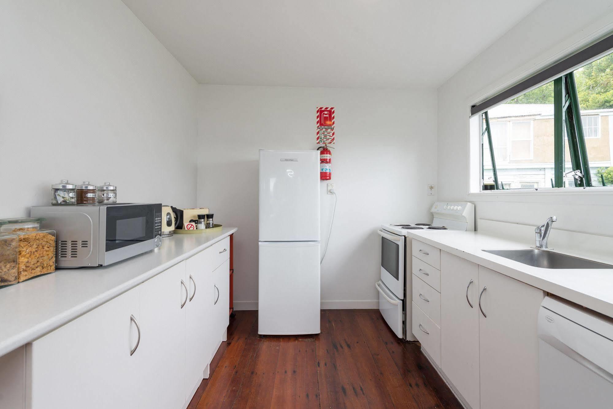 Lakeside City Apartments - Penthouse And Studio Rotorua Exterior photo
