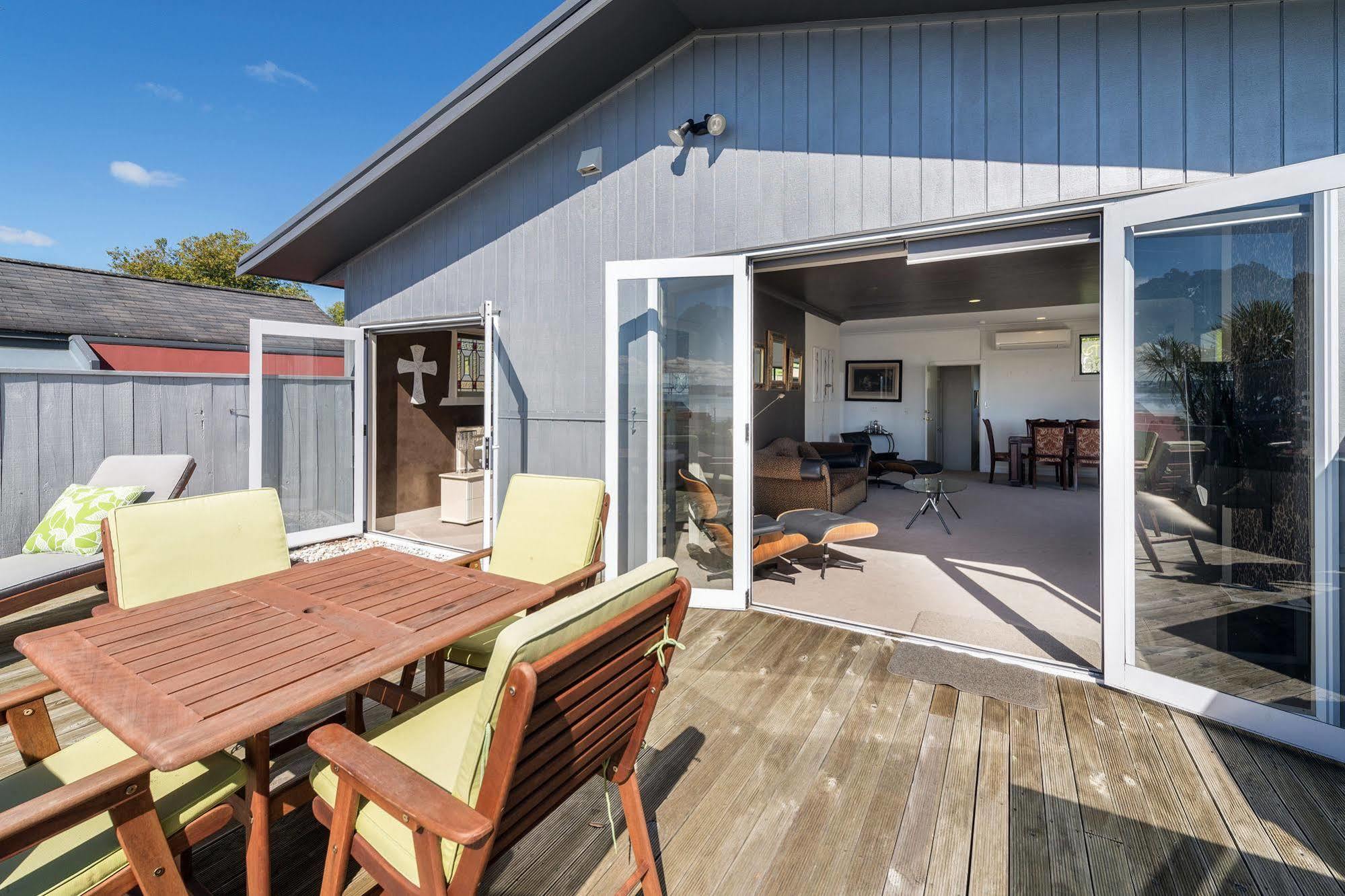 Lakeside City Apartments - Penthouse And Studio Rotorua Exterior photo